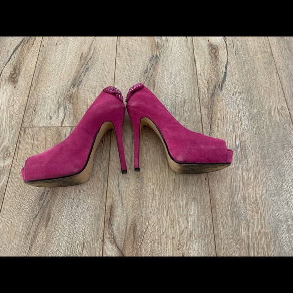 Steve Madden Suede Pink heels - Picture 3 of 8